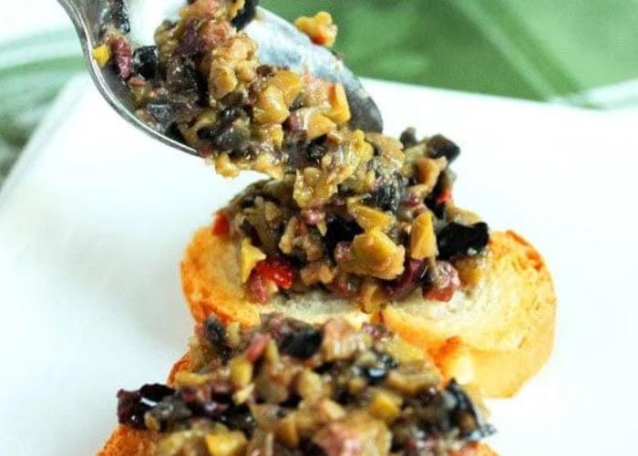 Beef and Olive Tapenade Toasts