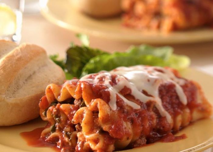 Beef and Spinach Lasagna Rolls